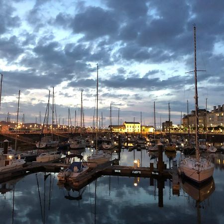 Alojamientos Muelle De Gijón Esterno foto