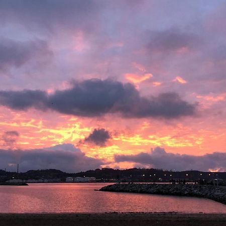 Alojamientos Muelle De Gijón Esterno foto