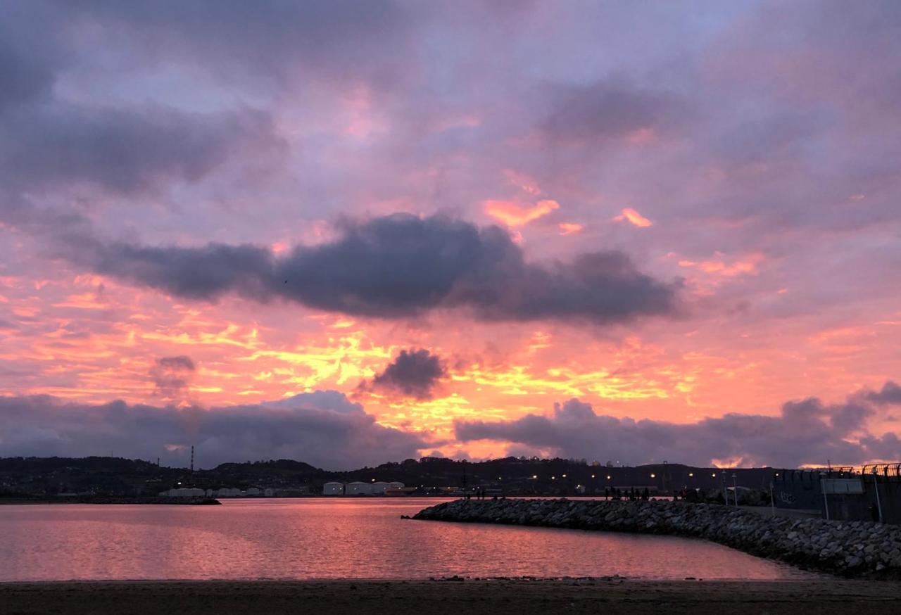 Alojamientos Muelle De Gijón Esterno foto