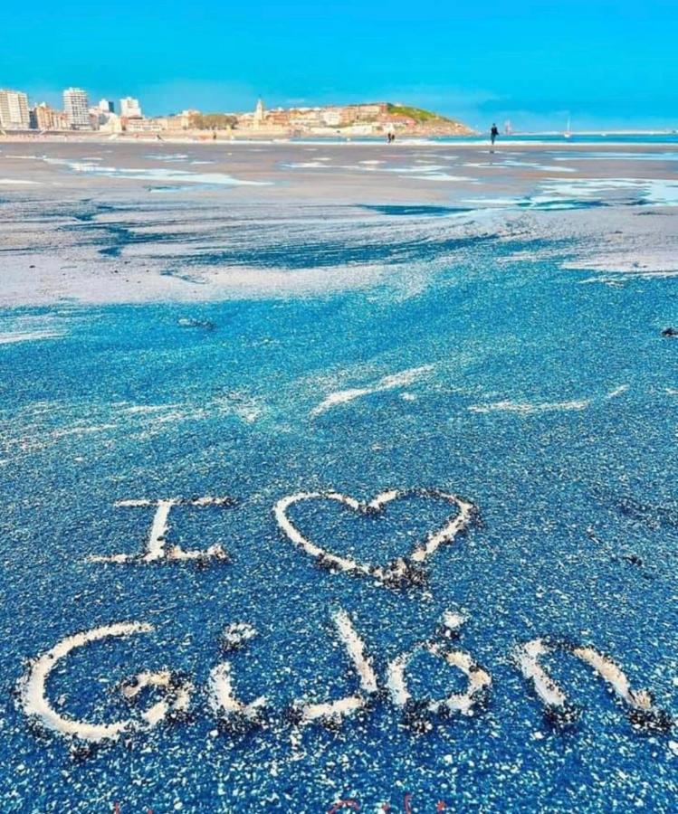 Alojamientos Muelle De Gijón Esterno foto