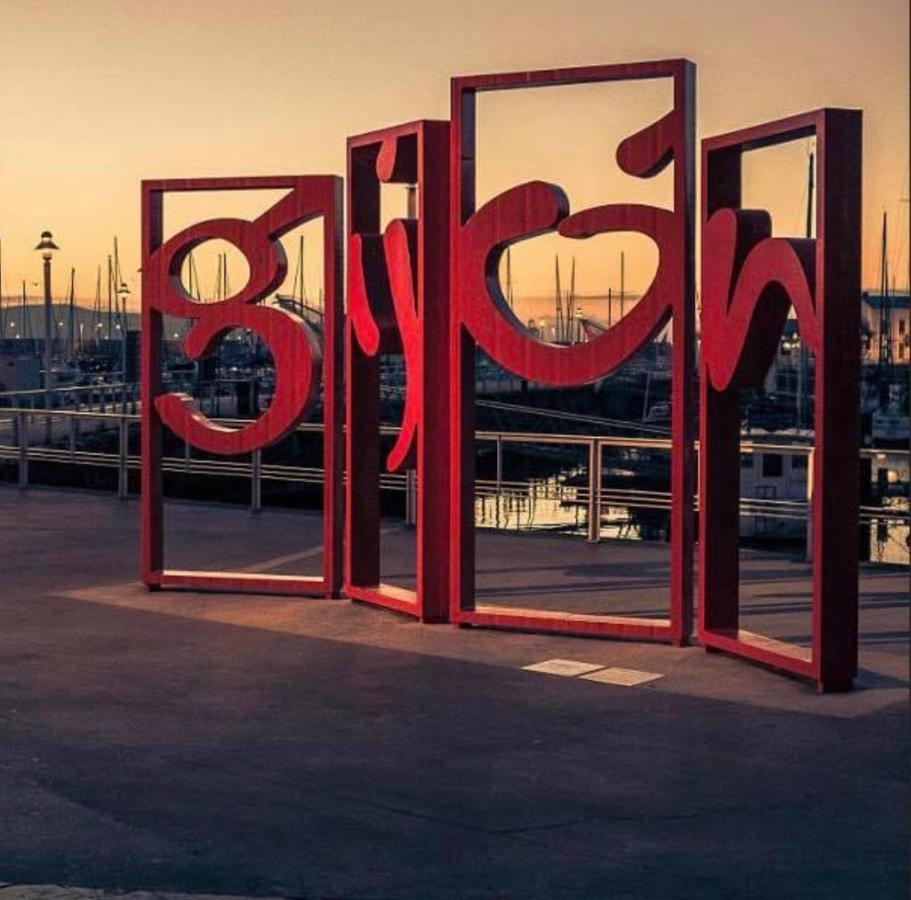 Alojamientos Muelle De Gijón Esterno foto